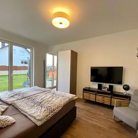 Schoene 1-zimmer Mit Boxspringbett & Kueche Mechernich